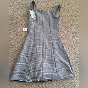 BOOHOO - Size 2 - Black/White Midi-Dress - NEW WITH TAGS